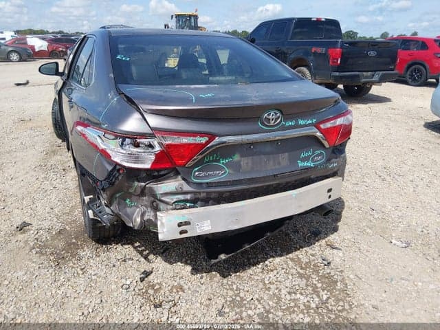 2017 TOYOTA CAMRY SE 6