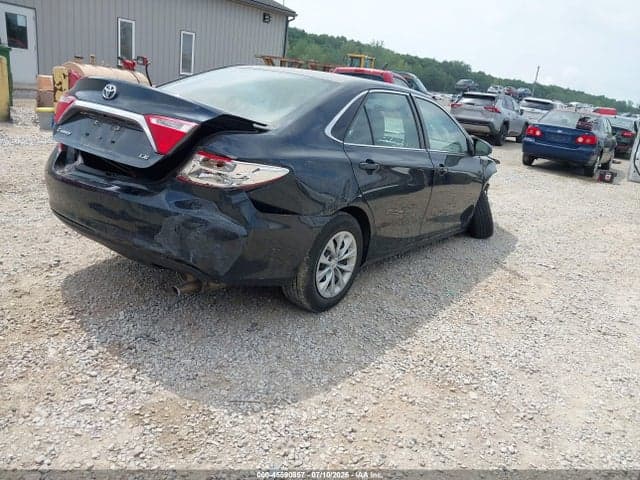 2017 TOYOTA CAMRY LE 4