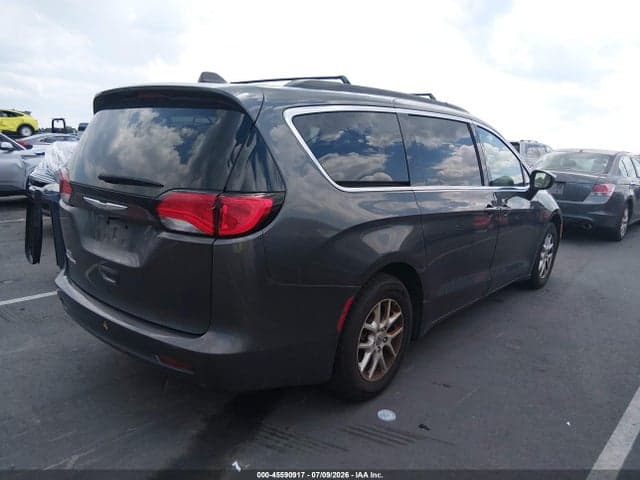 2021 CHRYSLER VOYAGER LXI 4