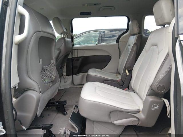 2021 CHRYSLER VOYAGER LXI 8