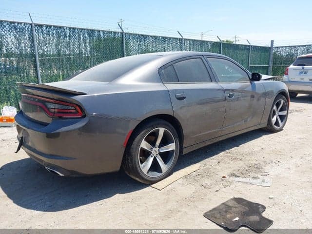 2017 DODGE CHARGER SE RWD 4