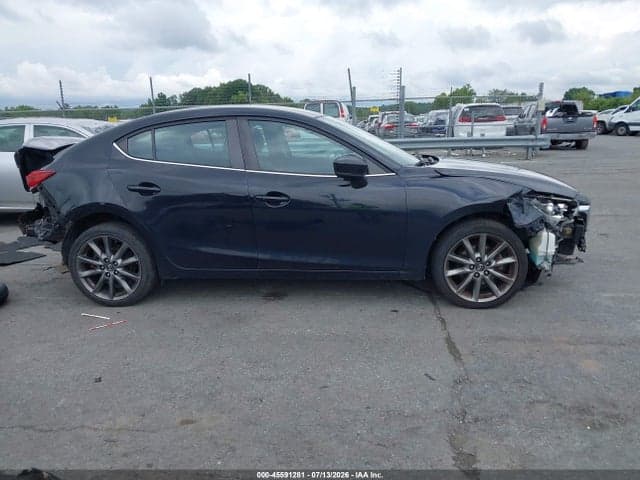 2018 MAZDA MAZDA3 TOURING 13
