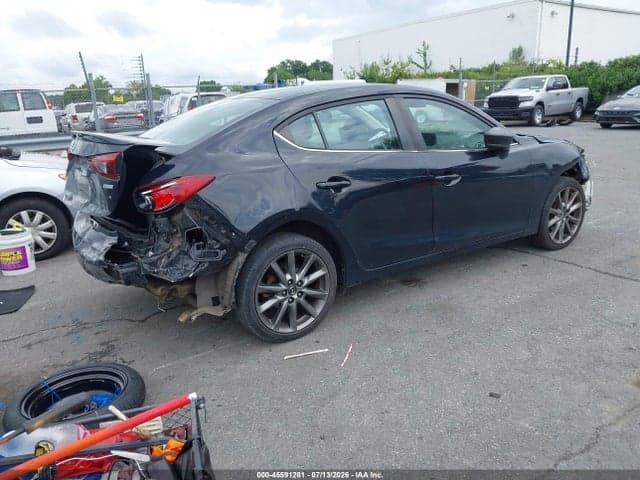 2018 MAZDA MAZDA3 TOURING 4