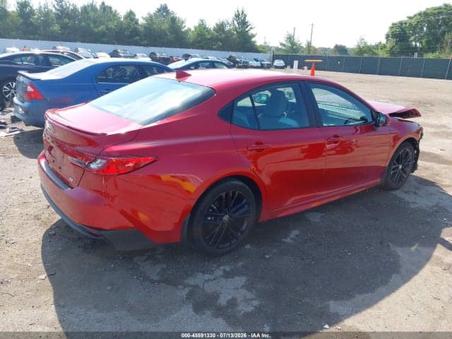 2025 TOYOTA CAMRY SE 4
