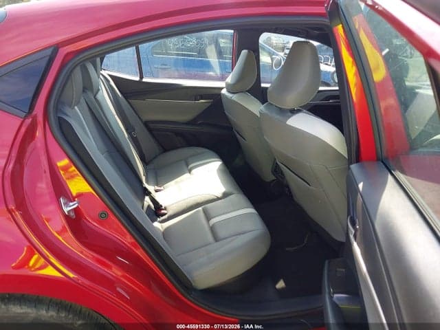 2025 TOYOTA CAMRY SE 8