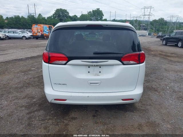 2020 CHRYSLER VOYAGER L 16