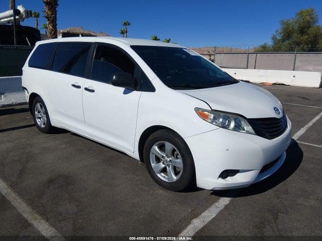 2017 TOYOTA SIENNA L 7 PASSENGER 1