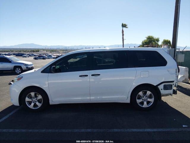 2017 TOYOTA SIENNA L 7 PASSENGER 15