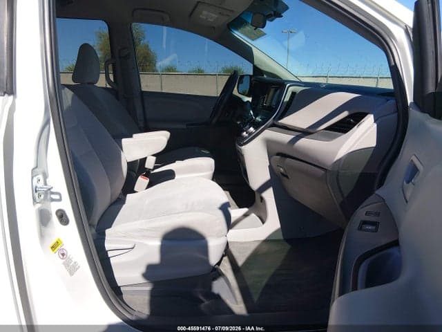 2017 TOYOTA SIENNA L 7 PASSENGER 5