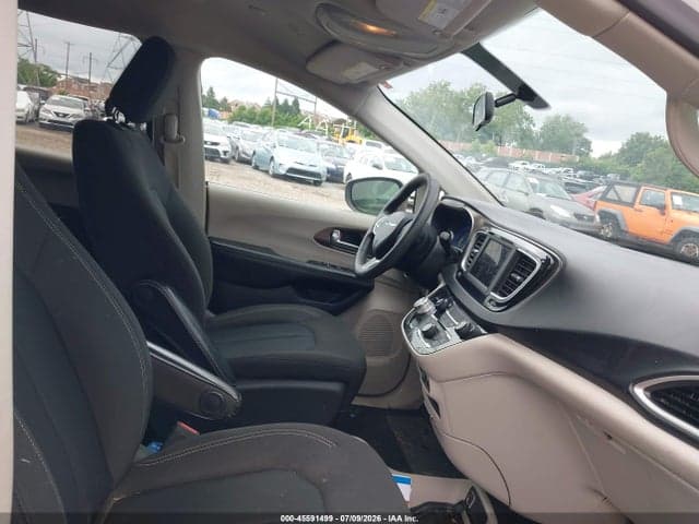 2020 CHRYSLER VOYAGER L 5