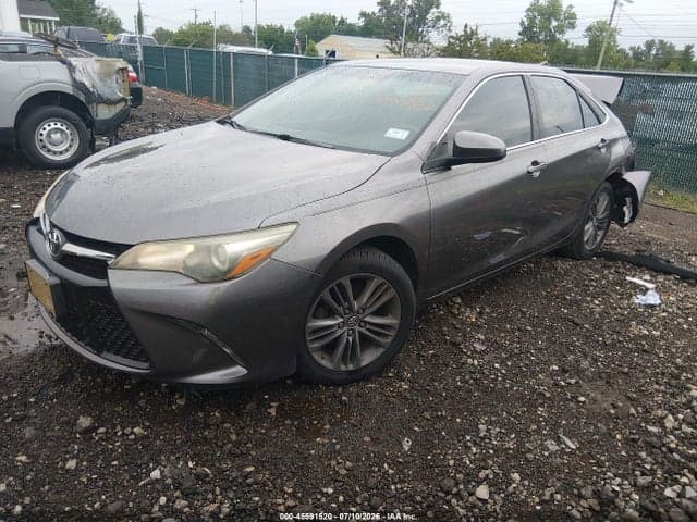 2017 TOYOTA CAMRY SE 2