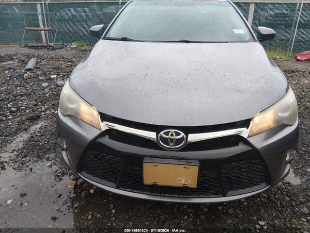 2017 TOYOTA CAMRY SE 13