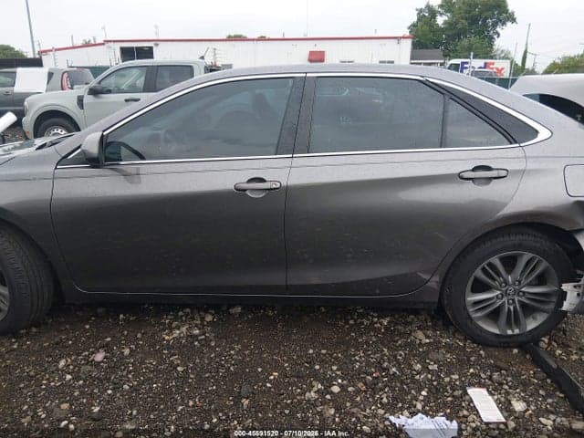 2017 TOYOTA CAMRY SE 15