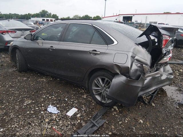 2017 TOYOTA CAMRY SE 3