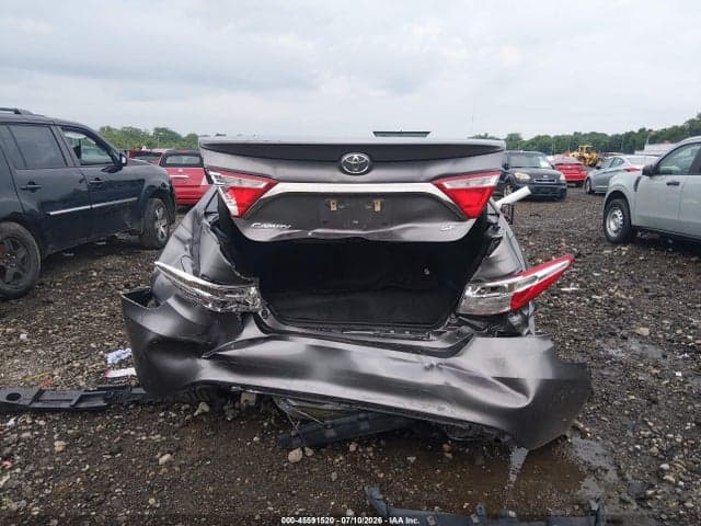 2017 TOYOTA CAMRY SE 6