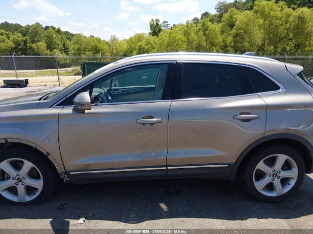 2017 LINCOLN MKC PREMIERE 14