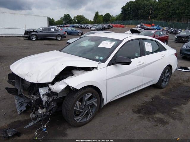 2025 HYUNDAI ELANTRA SEL SPORT 2