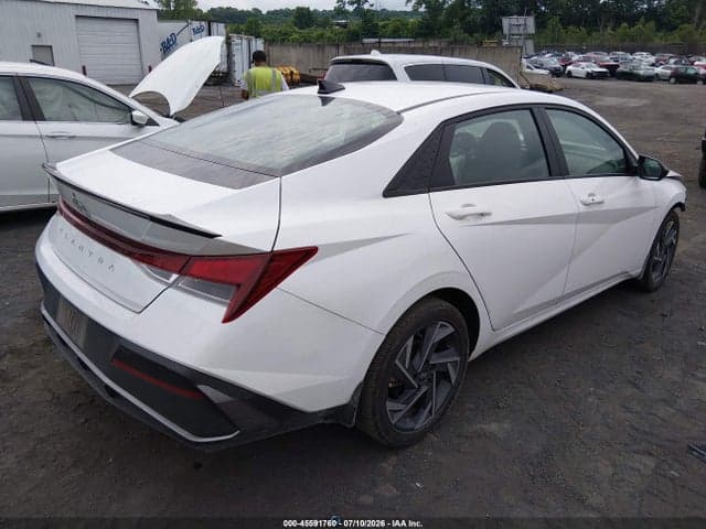 2025 HYUNDAI ELANTRA SEL SPORT 4