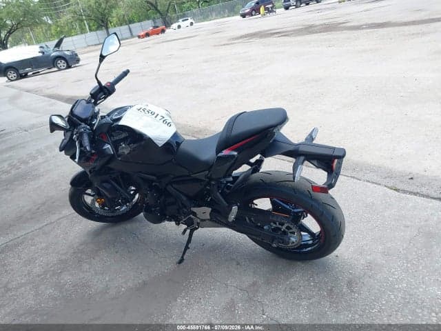 2025 KAWASAKI ER650 P 3