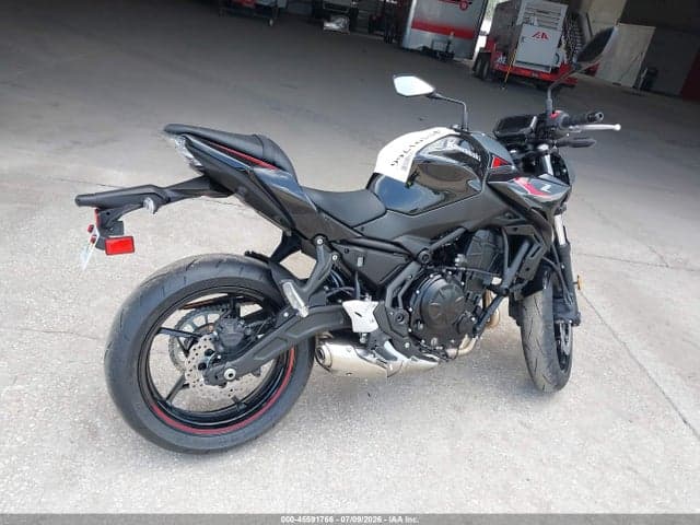2025 KAWASAKI ER650 P 4