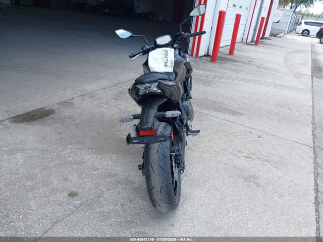 2025 KAWASAKI ER650 P 6