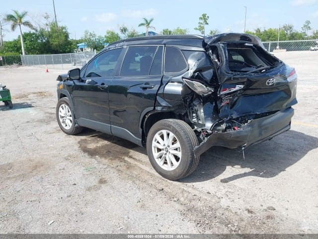 2024 TOYOTA COROLLA CROSS LE 3