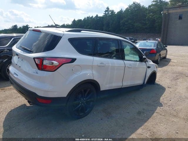 2017 FORD ESCAPE SE 4