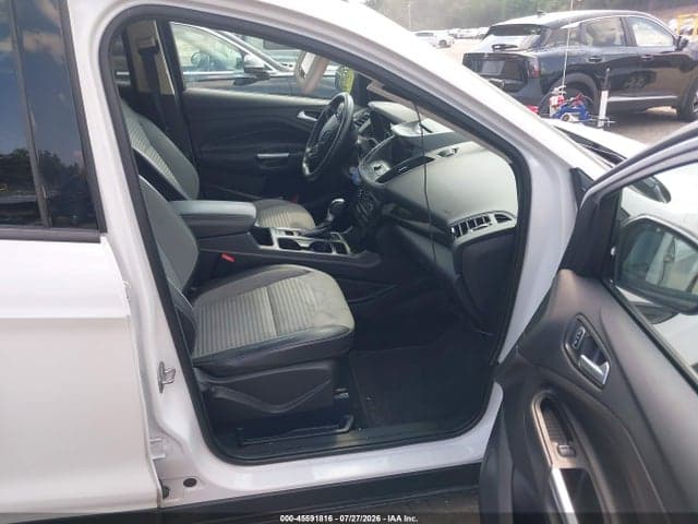 2017 FORD ESCAPE SE 5