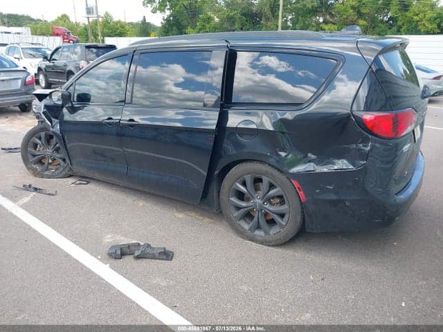 2019 CHRYSLER PACIFICA TOURING L 3