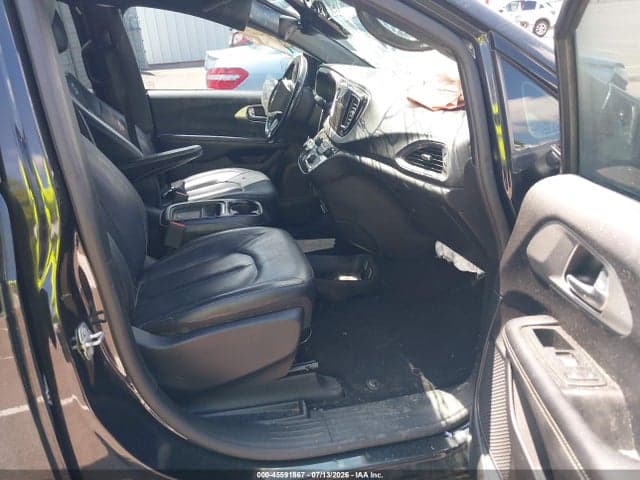 2019 CHRYSLER PACIFICA TOURING L 5