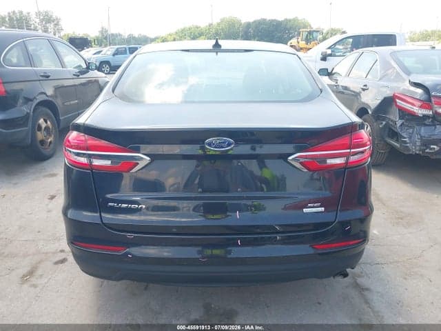 2019 FORD FUSION SE 17
