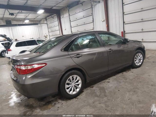 2017 TOYOTA CAMRY LE 4