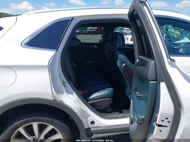 2019 LINCOLN MKC RESERVE 8