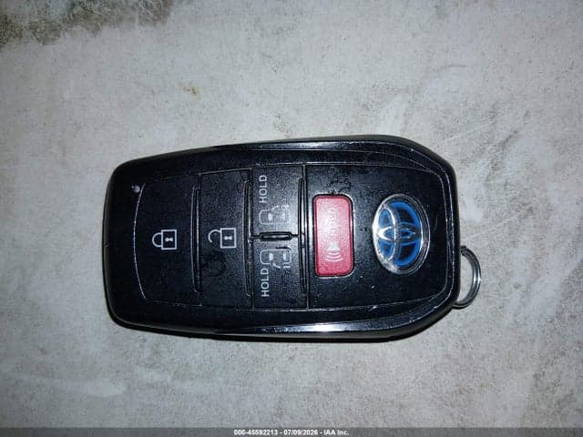 2025 TOYOTA SIENNA LE 11