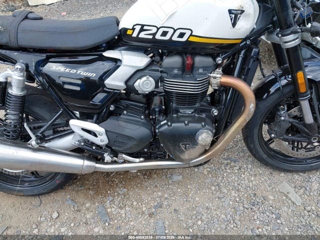 2025 TRIUMPH MOTORCYCLE SPEED TWIN 1200/1200 RS 8