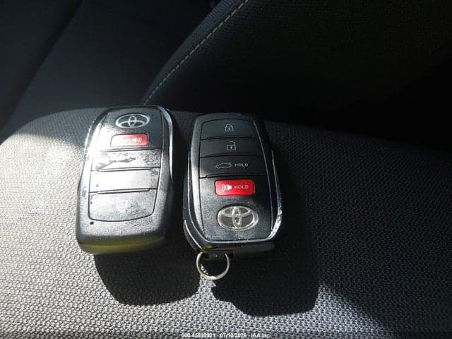 2024 TOYOTA COROLLA HYBRID LE 11