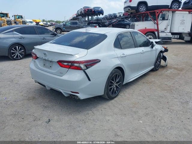 2022 TOYOTA CAMRY SE 4