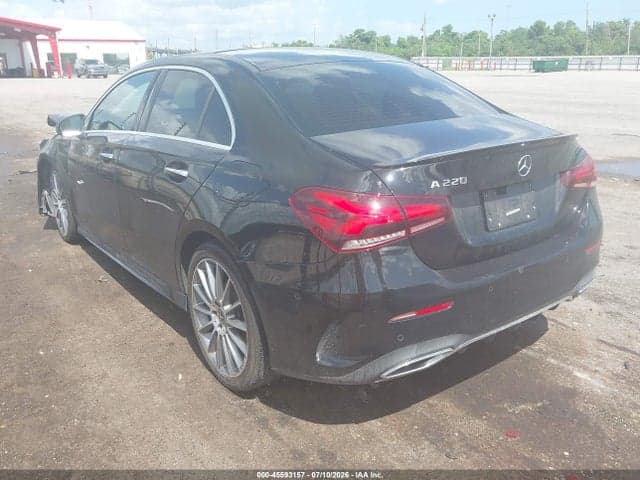2020 MERCEDES-BENZ A 220 3