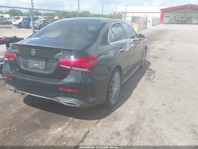 2020 MERCEDES-BENZ A 220 4
