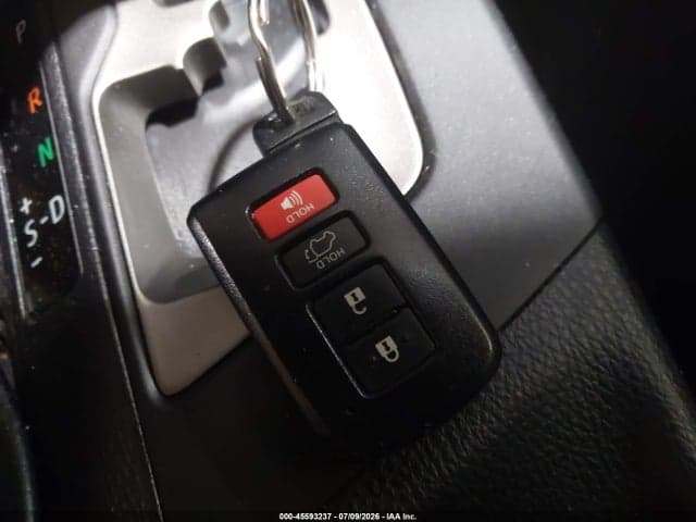 2018 TOYOTA RAV4 XLE 11