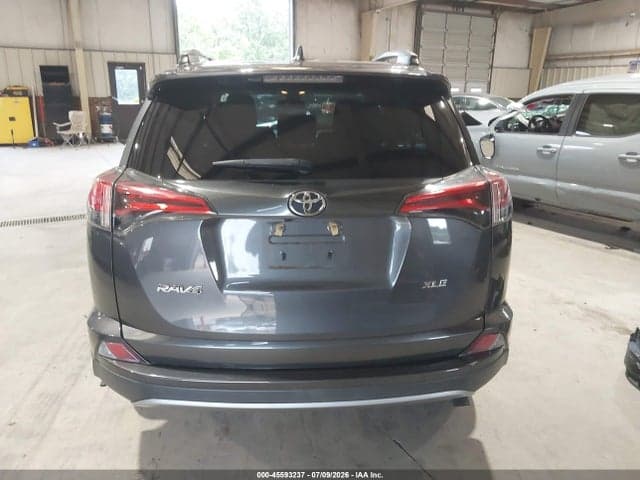 2018 TOYOTA RAV4 XLE 17