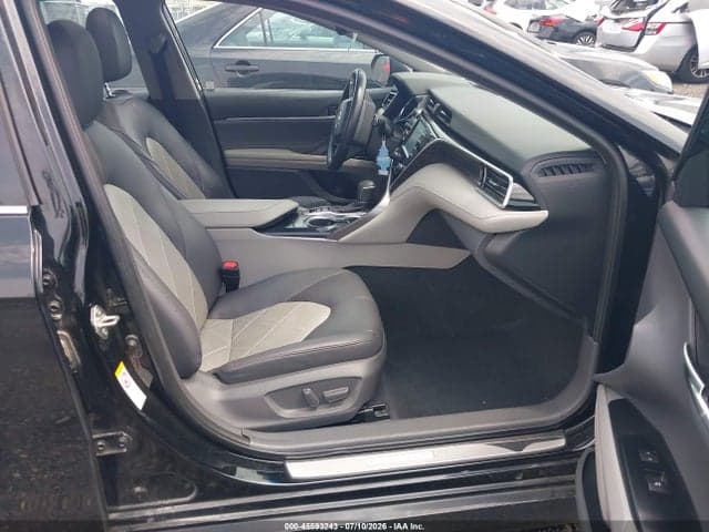 2018 TOYOTA CAMRY XLE 5