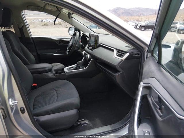 2020 TOYOTA RAV4 LE 5