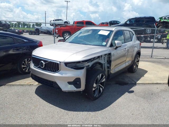 2023 VOLVO XC40 B5 PLUS BRIGHT THEME 2