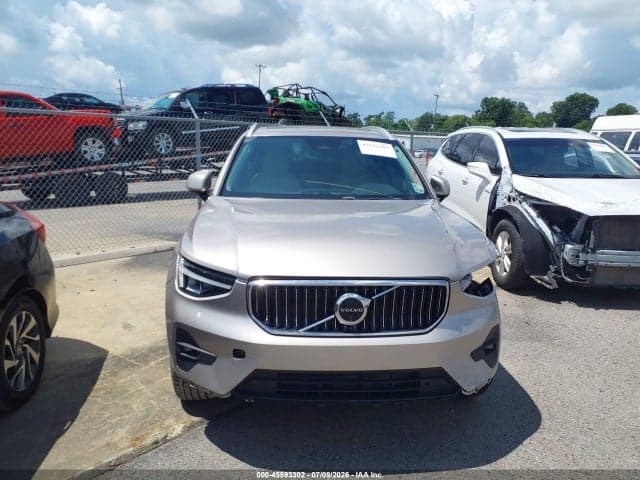 2023 VOLVO XC40 B5 PLUS BRIGHT THEME 12
