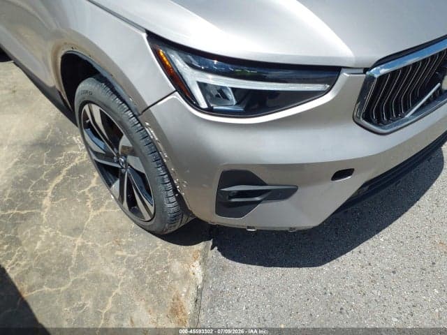 2023 VOLVO XC40 B5 PLUS BRIGHT THEME 17