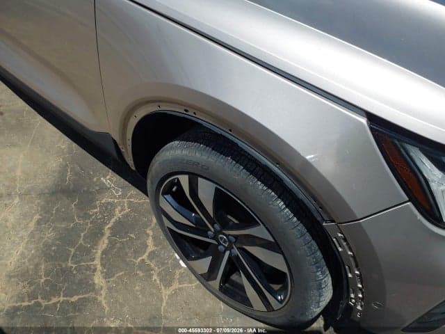 2023 VOLVO XC40 B5 PLUS BRIGHT THEME 18