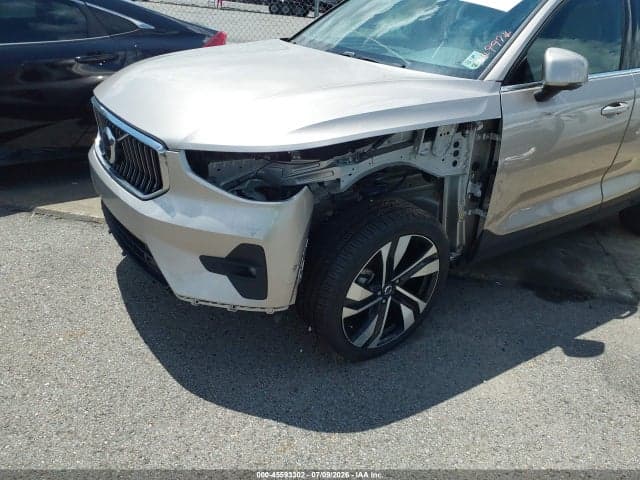 2023 VOLVO XC40 B5 PLUS BRIGHT THEME 6