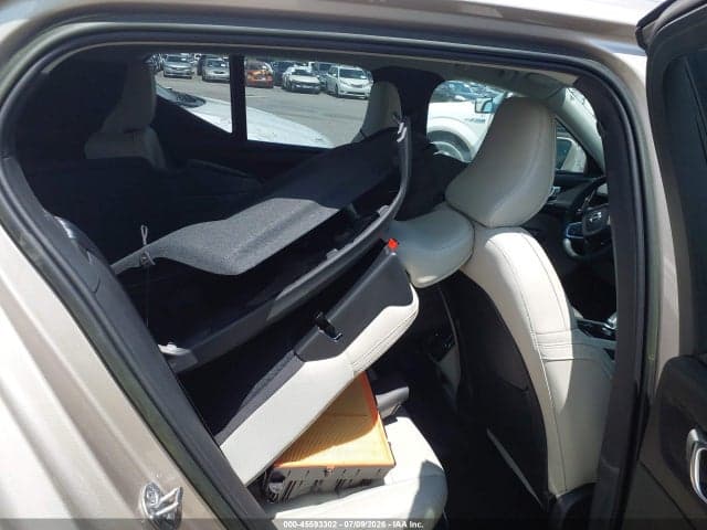 2023 VOLVO XC40 B5 PLUS BRIGHT THEME 8