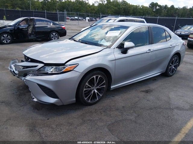 2020 TOYOTA CAMRY SE 2